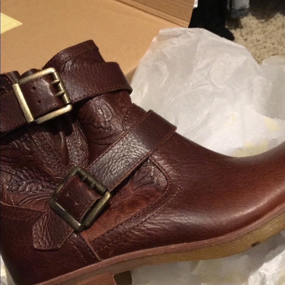 Soffit Women’s Ankle Boot New